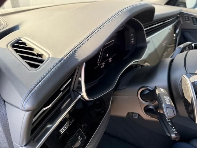 Audi RSQ8 performance #25 #RS Design blau #305 km/h