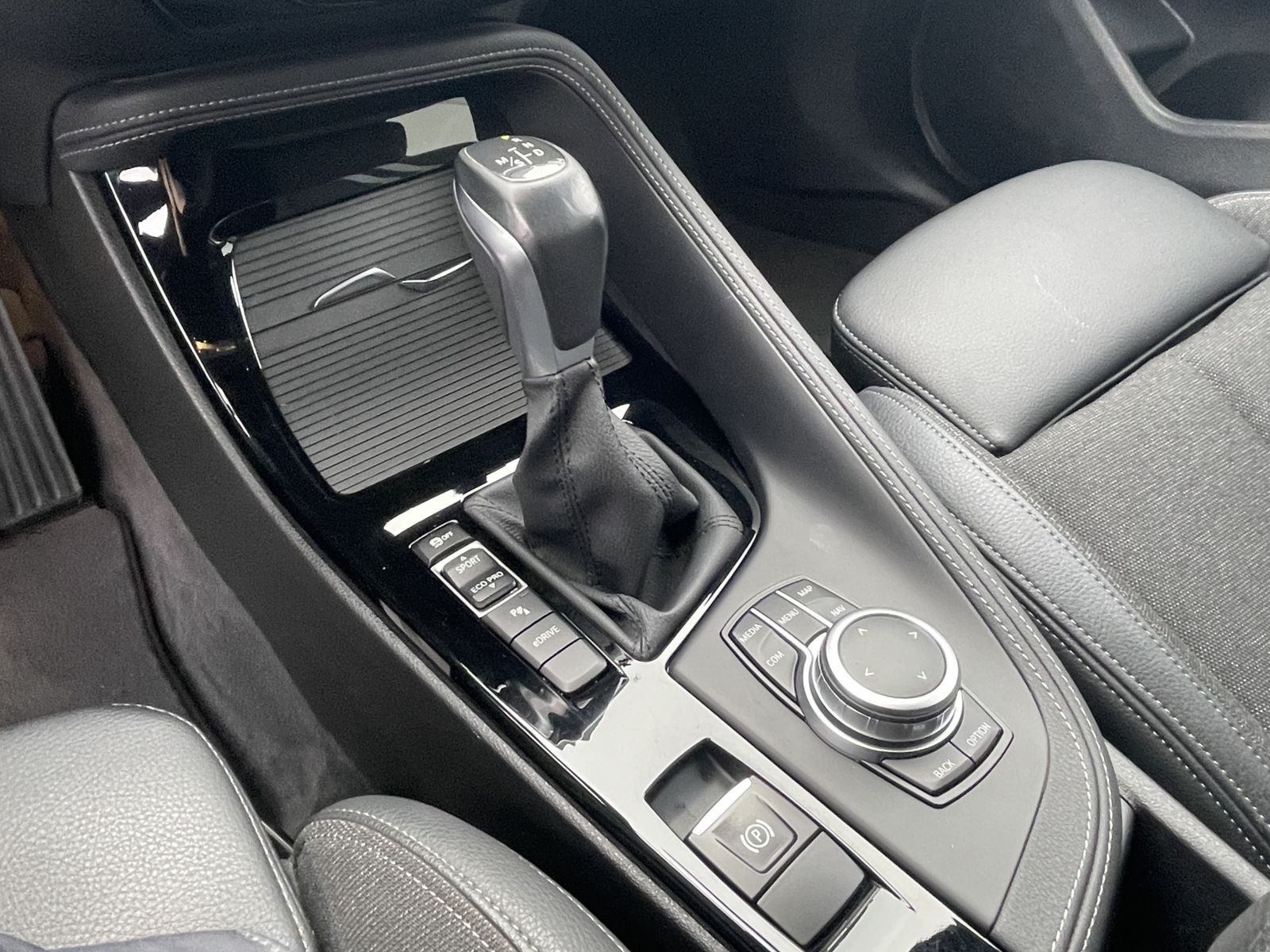 BMW X1 xDrive25e M Sportpaket - Samsaru's Car Outlet