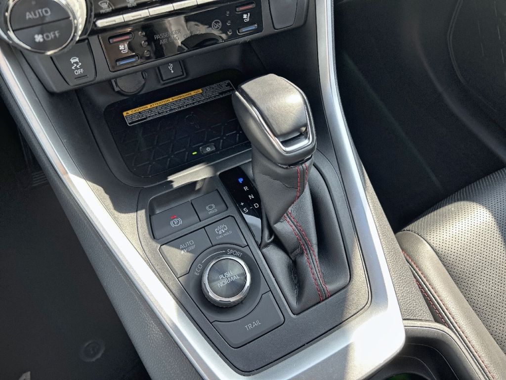 Toyota RAV 4 Plug-in-Hybrid - Samsaru's Car Outlet