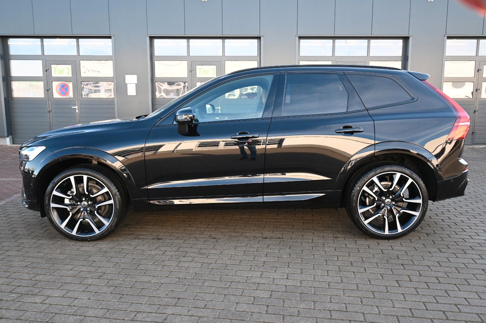 Volvo XC60 B4 D AWD Ultimate Dark*STDHZG*360°*ACC*AHK