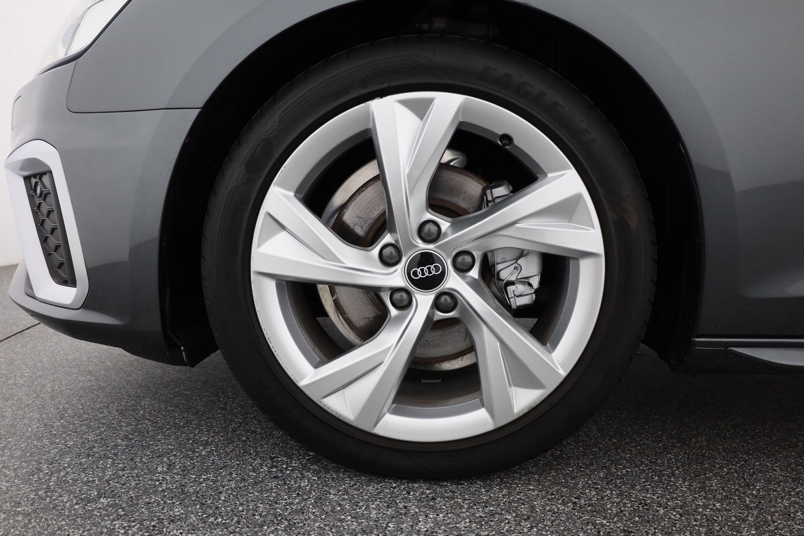 Audi A4 Avant 35 TFSI S-Line - Samsaru's Car Outlet