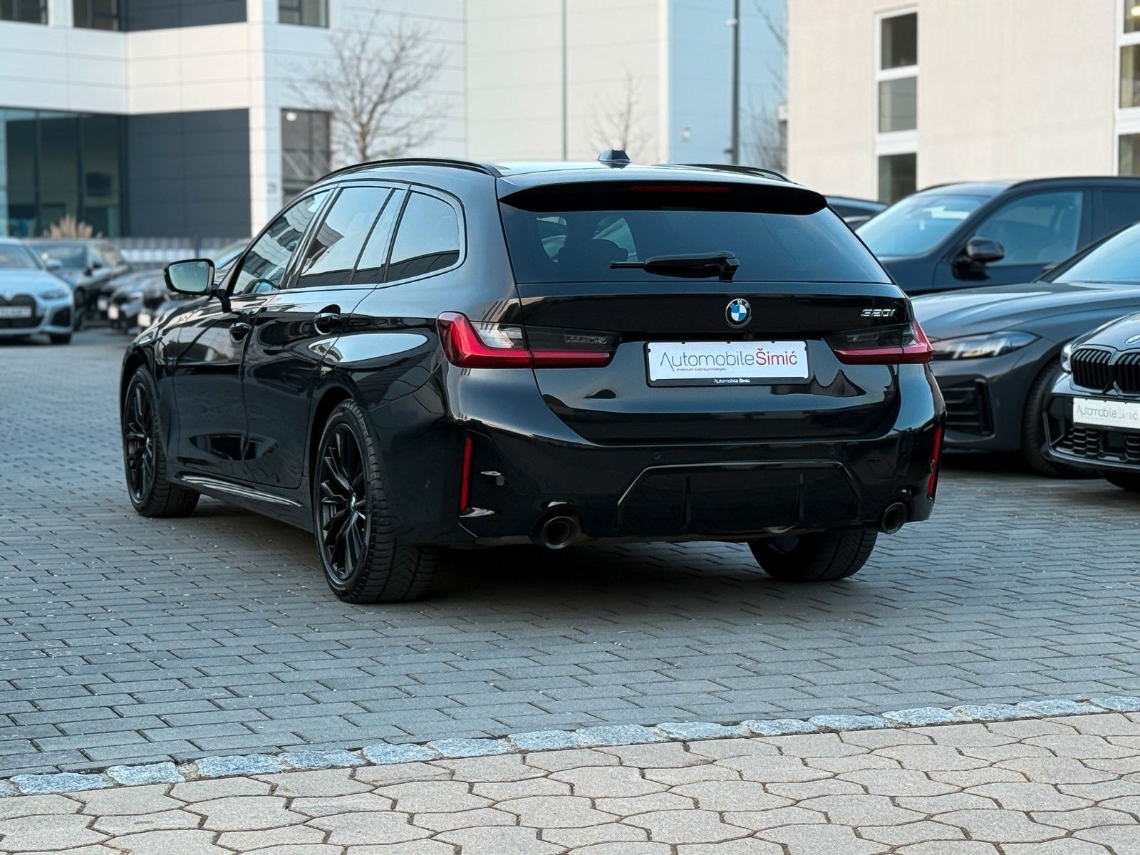 BMW 320i M Sport 18" HuD AHK ACC 360° 18"