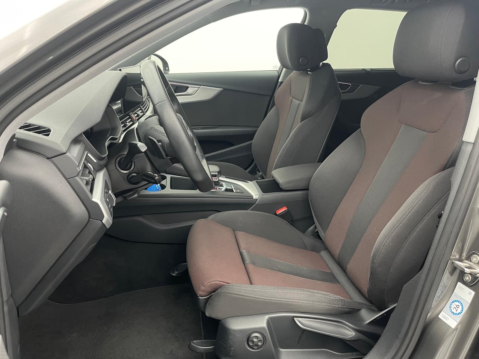 Audi A4 35 TFSI Advanced - Samsaru's Car Outlet