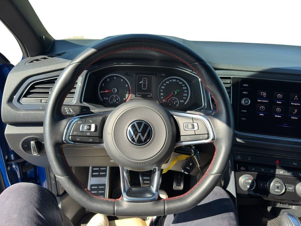 Volkswagen T-Roc 1.5 TSI DSG Sport - Samsaru's Car Outlet