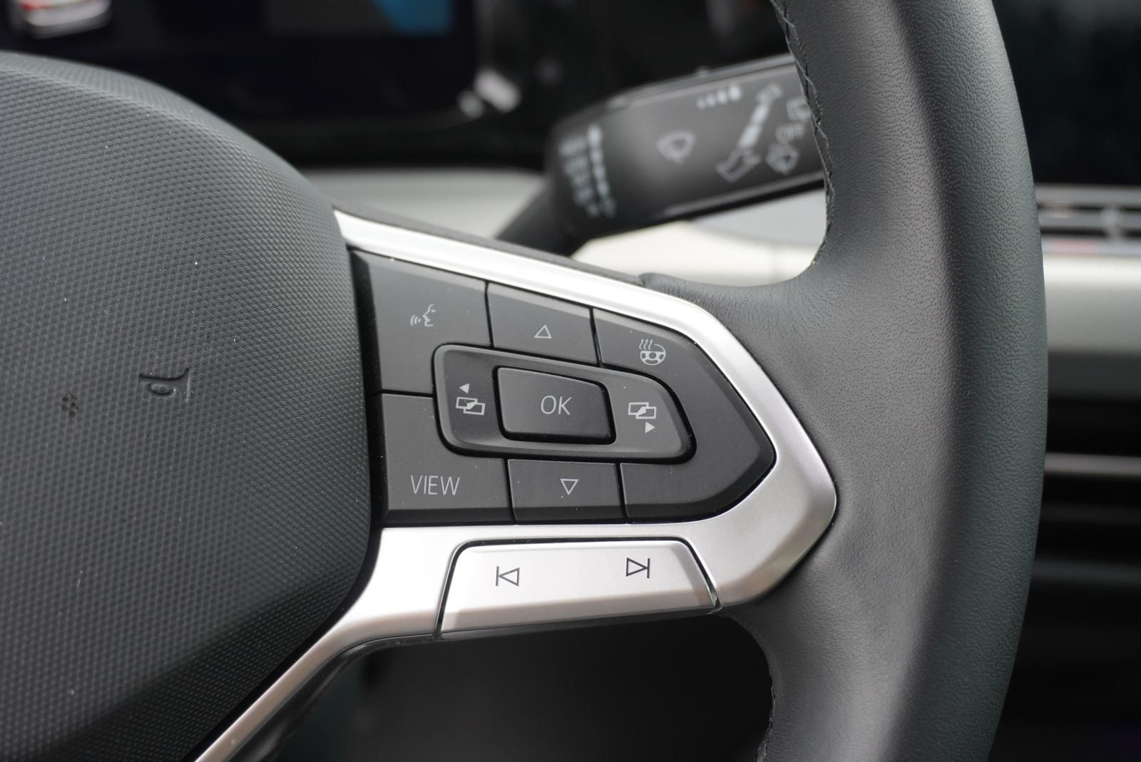 Volkswagen Golf VIII 1.5 TSI MOVE - Samsaru's Car Outlet
