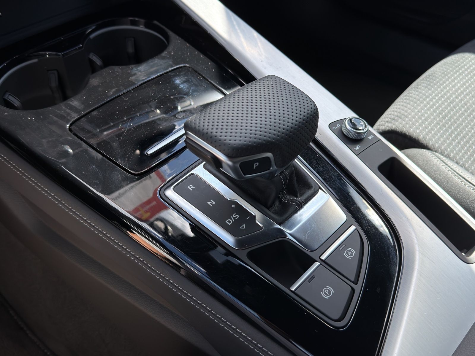 Audi A4 Avant 40 TFSI Q 2x S LINE AHK MATRIX-LED LM19
