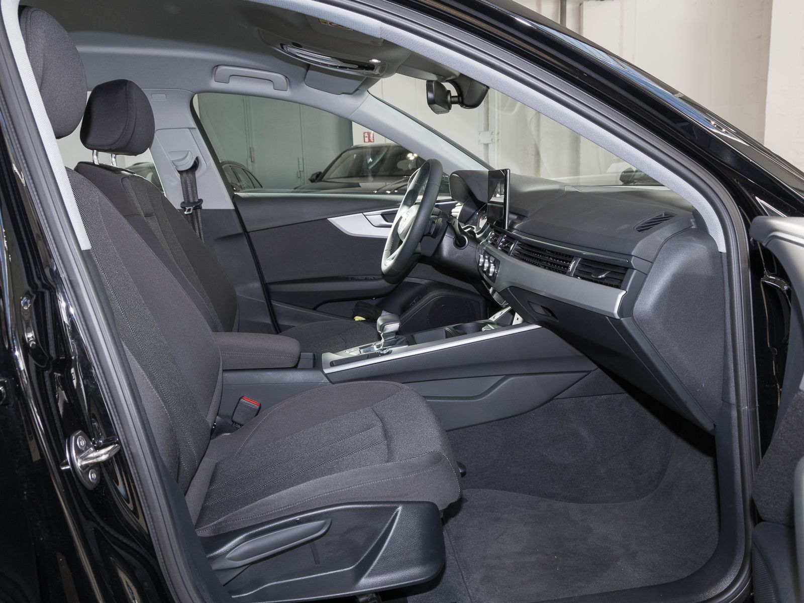 Audi A4 Avant 40 TDI BUSINESS - Samsaru's Car Outlet