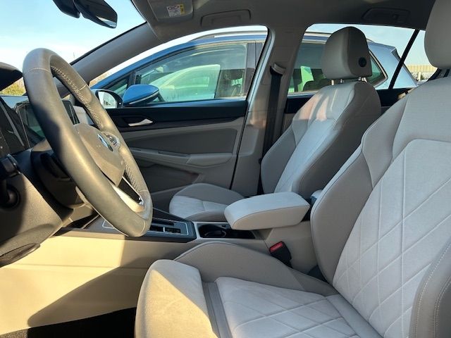 Volkswagen Golf VIII 1.5 eTSI Style - Samsaru's Car Outlet