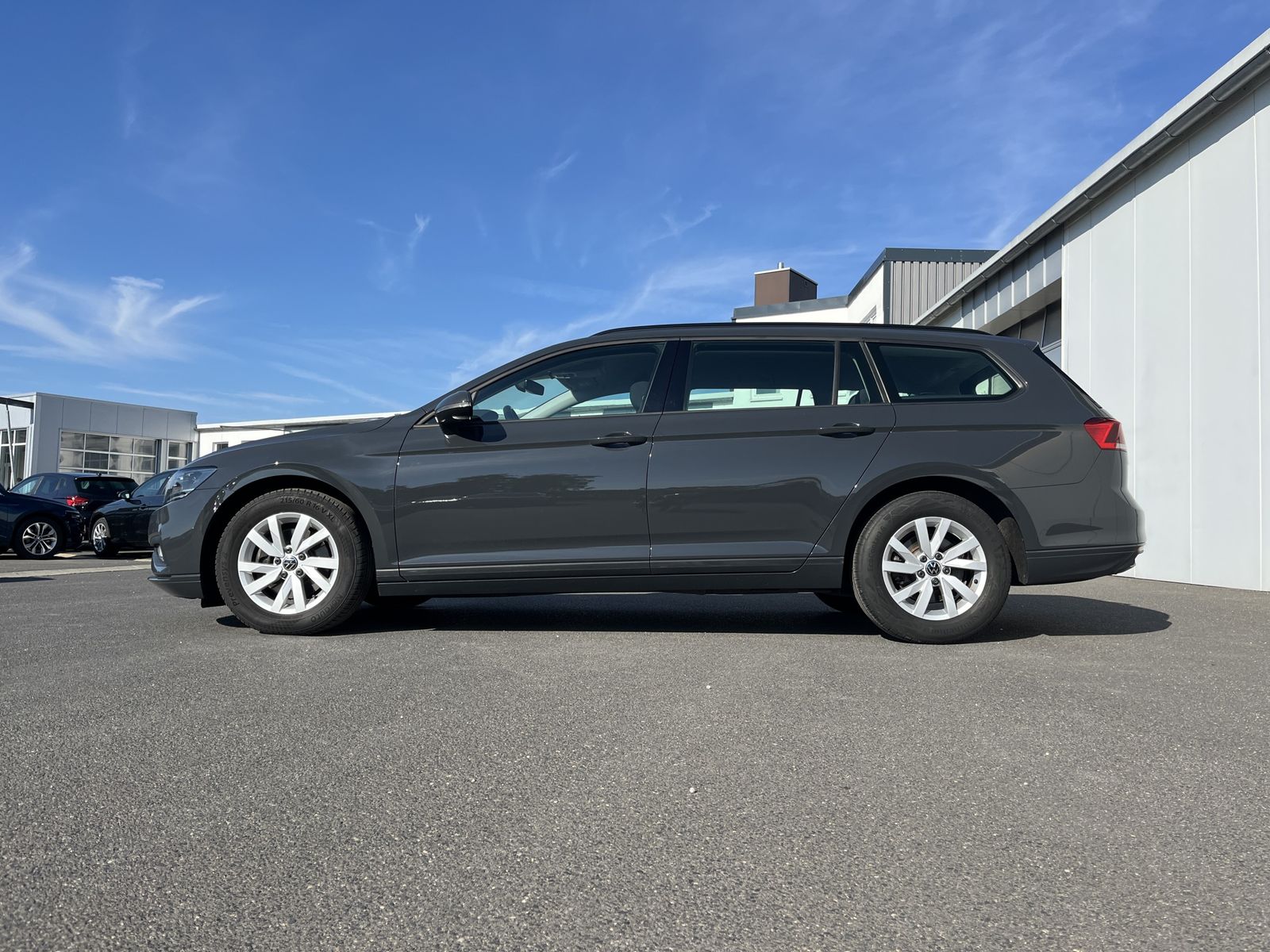 Volkswagen Passat Variant 2.0 TDI DSG - Samsaru's Car Outlet