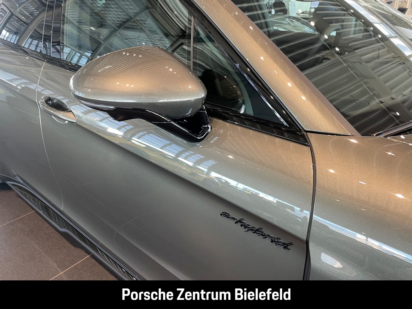 Porsche Panamera 4S E-Hybrid Surround-View Luftfederung