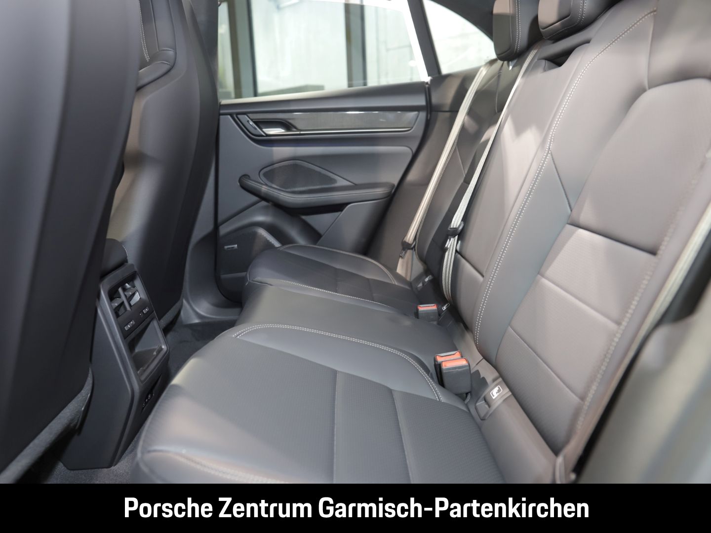 Porsche Macan Turbo 360 Kamera LenkradHZG Keyless Entry