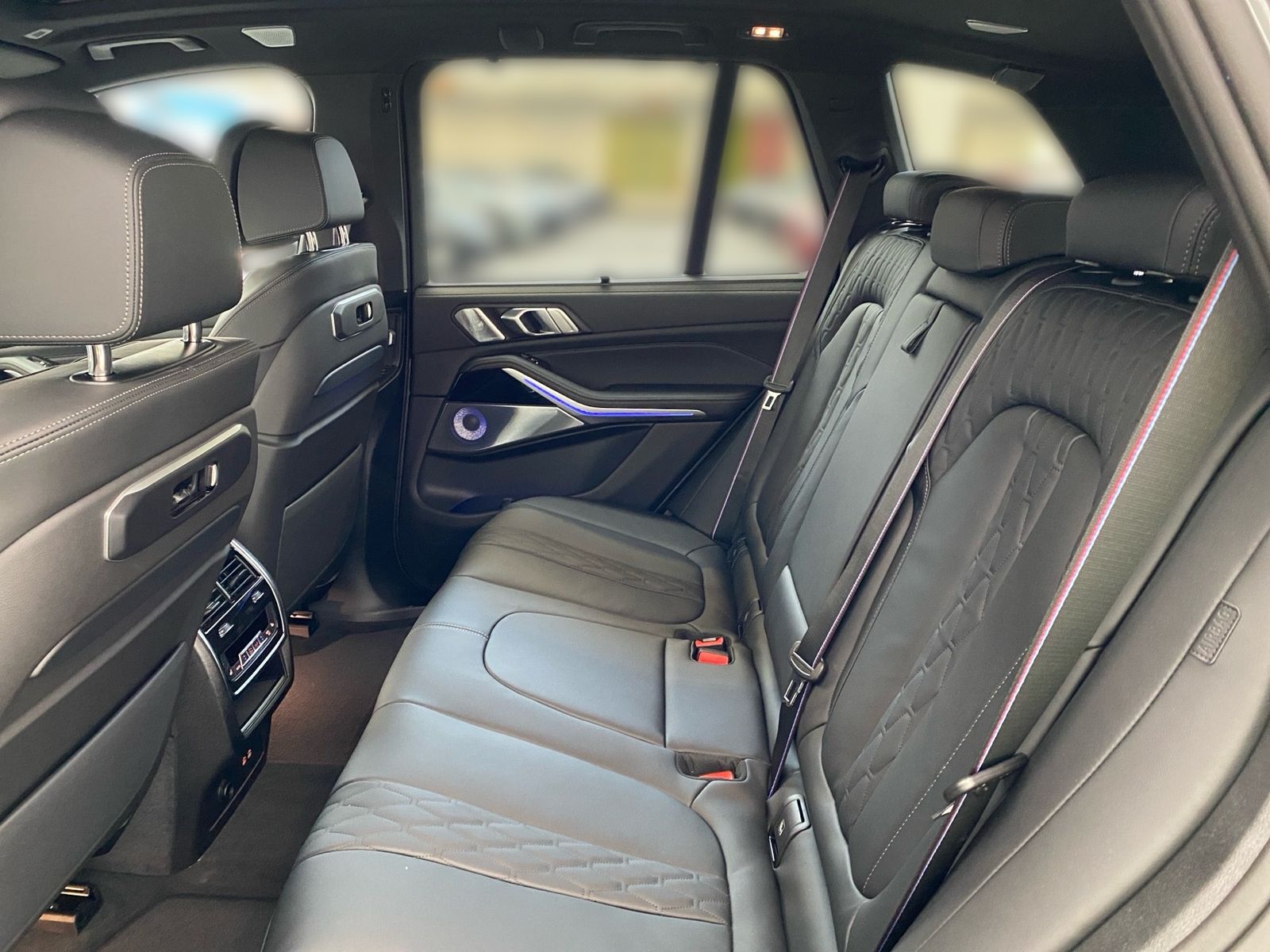 BMW X5 xDrive50e M-Sport B&W KeyLess Pano AHK Air AS