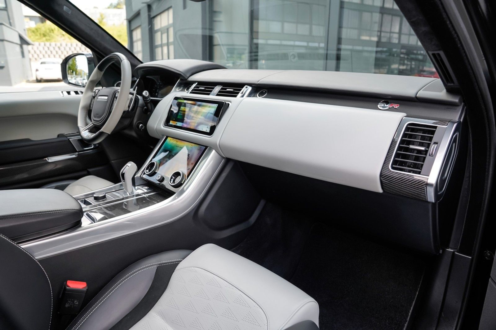 Range Rover Sport SVR - Samsaru's Car Outlet