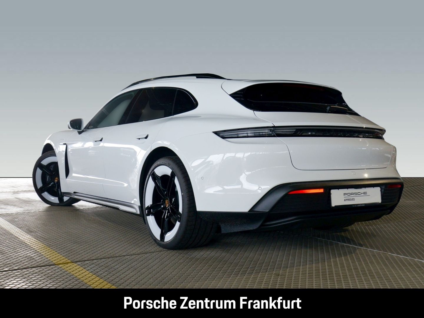 Porsche Taycan Sport Turismo BOSE Surround-View 21-Zoll