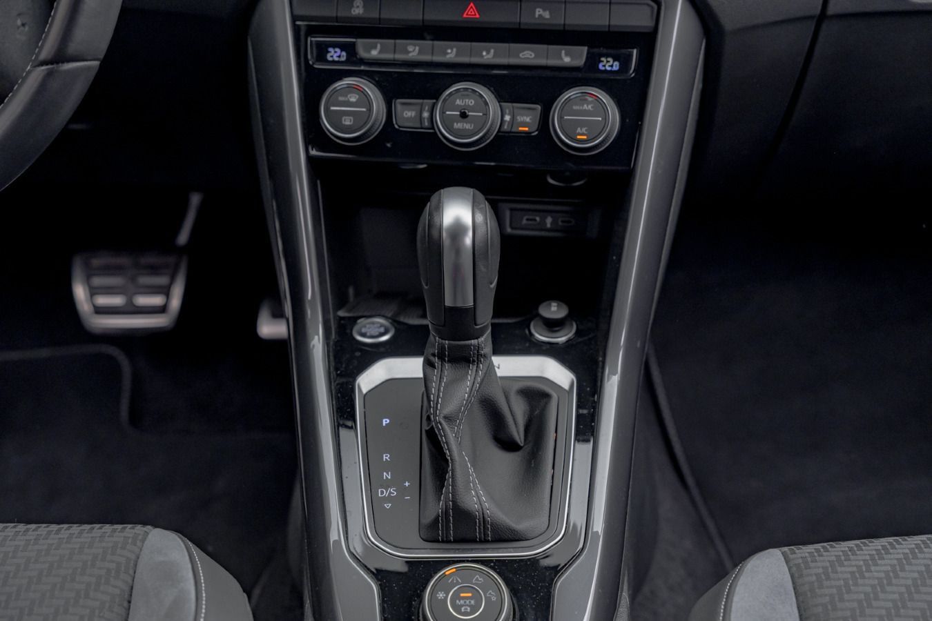 Volkswagen T-Roc 2.0 TSI DSG SPORT 4x4 - Samsaru's Car Outlet