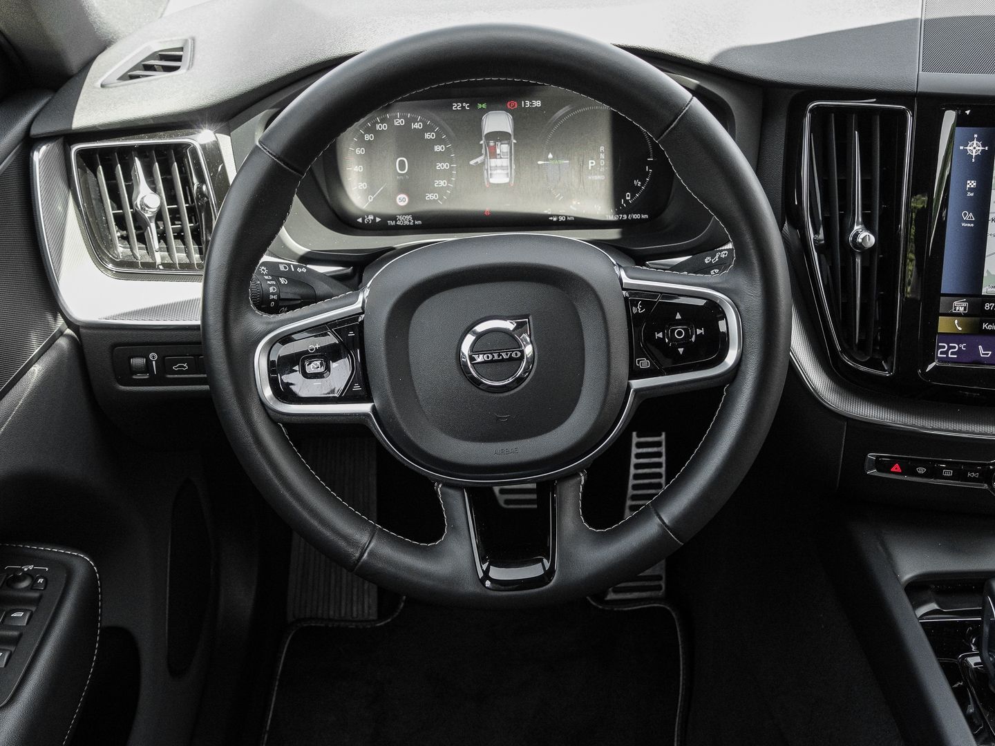 Volvo XC60 R Design Recharge Plug-In Hybrid AWD T8 Twi