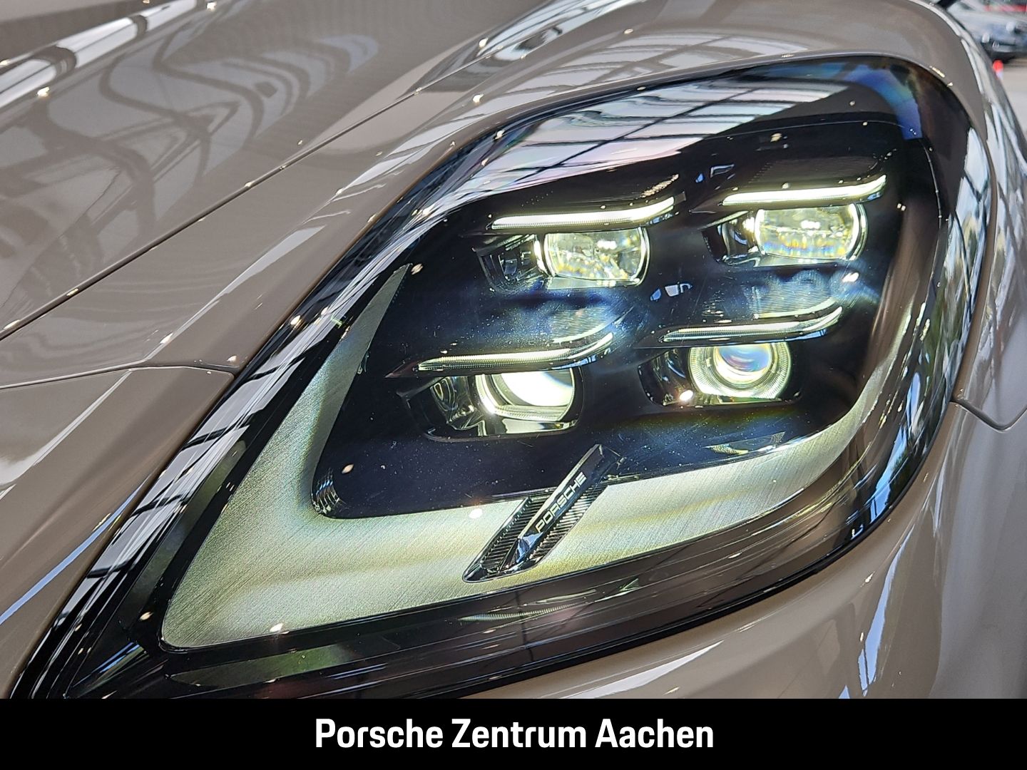 Porsche Panamera 4 E-Hybrid HA-Lenkung HeadUp Sportabgas