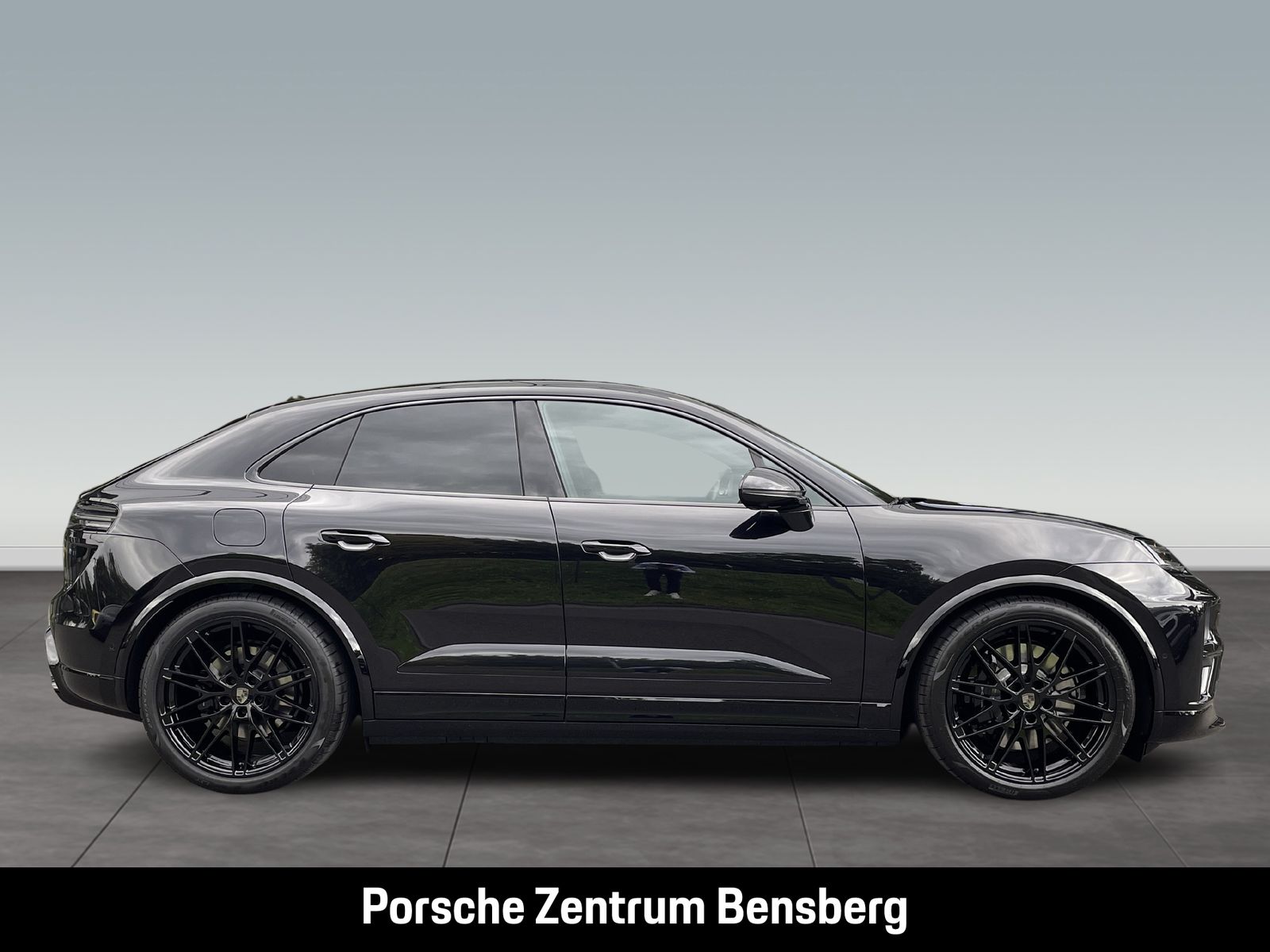 Porsche Macan Turbo Electric
