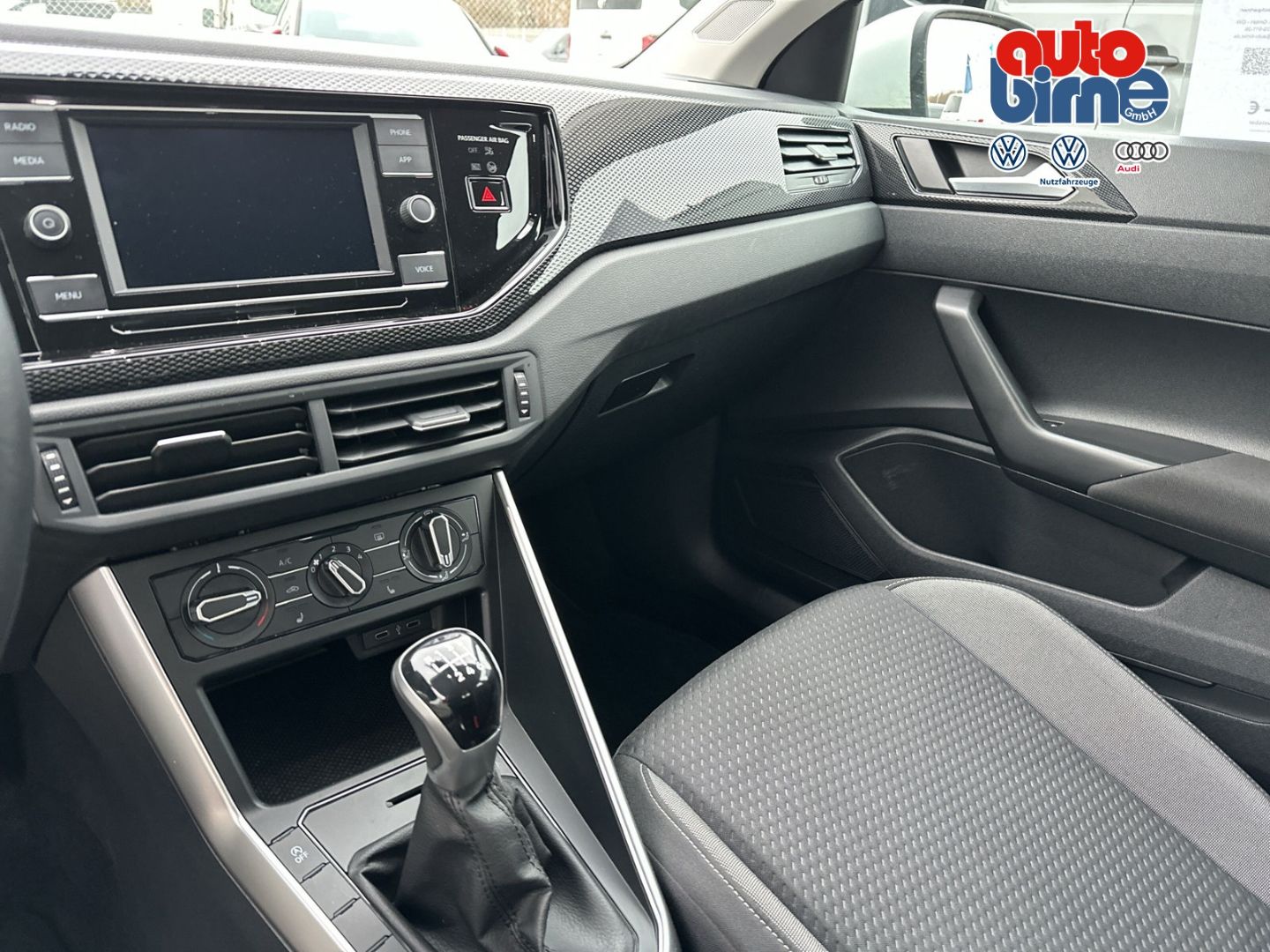 Volkswagen Taigo 1.0 TSI Life - Samsaru's Car Outlet