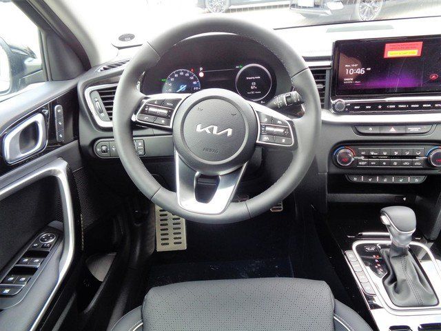 Kia Ceed SW 1.6 Plug-in Hybrid Platinum - Samsaru's Car Outlet