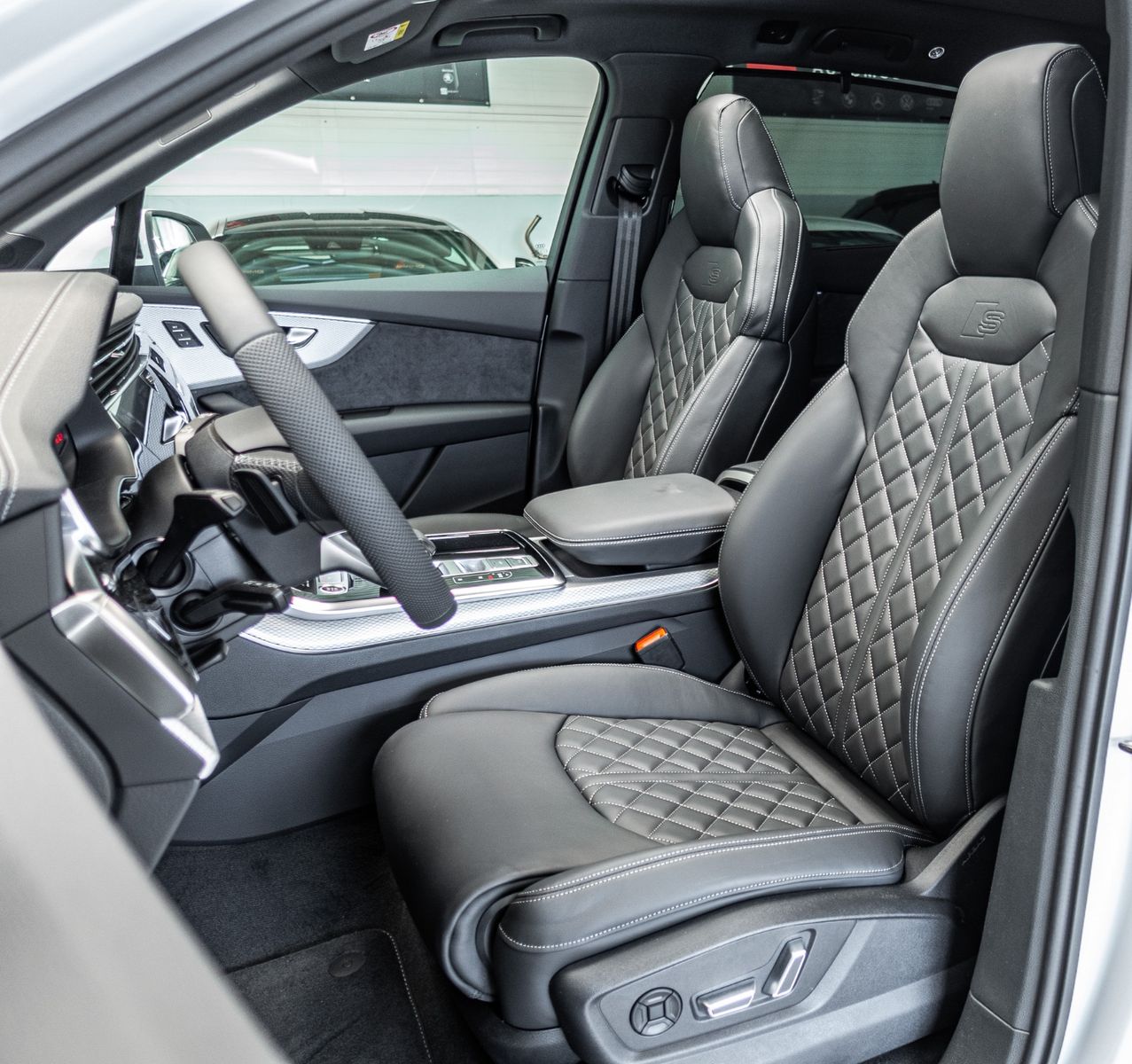 Audi Q7 50TDI Quattro SLine LUFT*AHK*MATRIX*PANO*22"