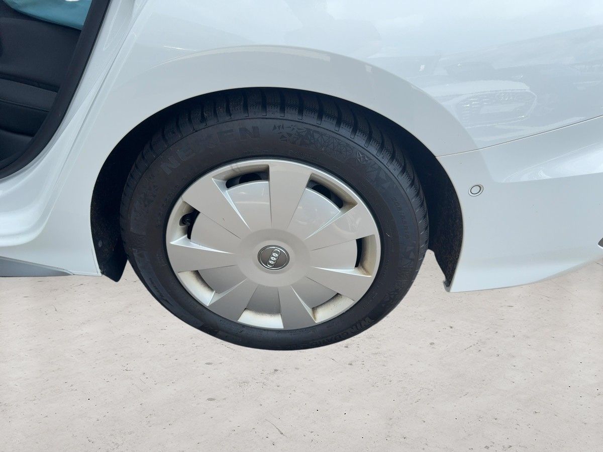 Audi A3 Limousine 40 TFSI Q S-Line PANO+APP+DAB+PANO