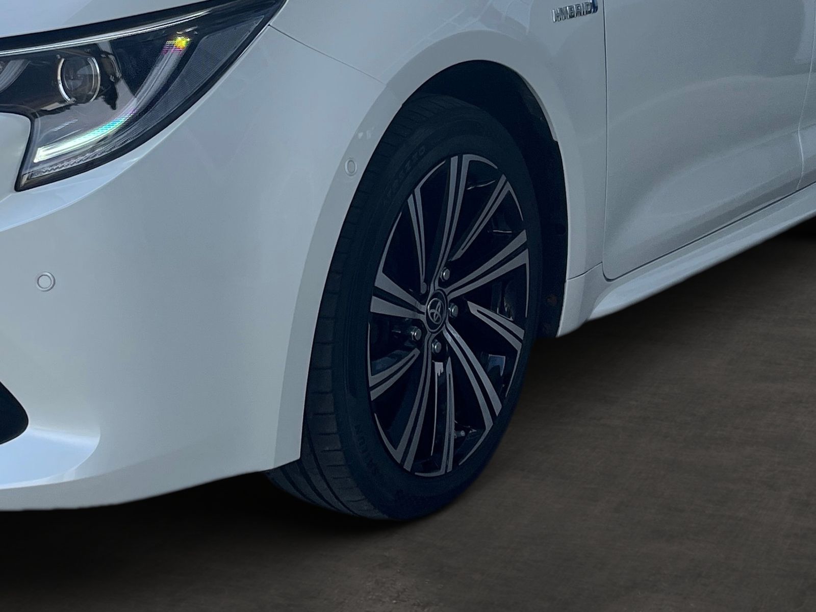 Toyota Corolla 2.0 Hybrid - Samsaru's Car Outlet