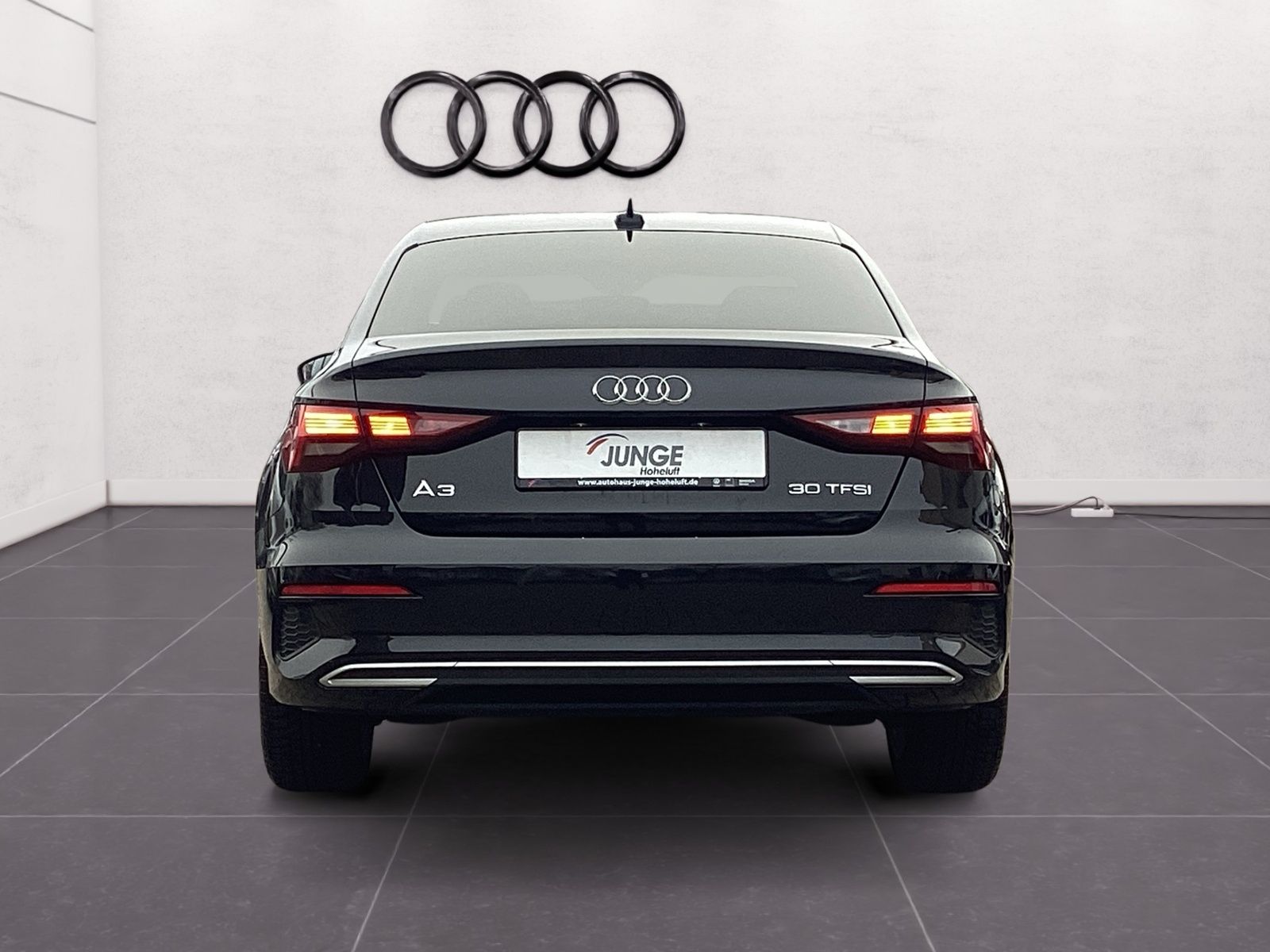 Audi A3 advanced 30 TFSI S tronic - Samsaru's Car Outlet