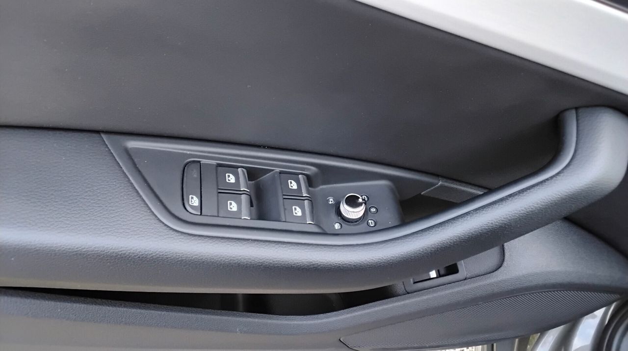 Audi A4 Avant 40 TDI quattro S line - Samsaru's Car Outlet