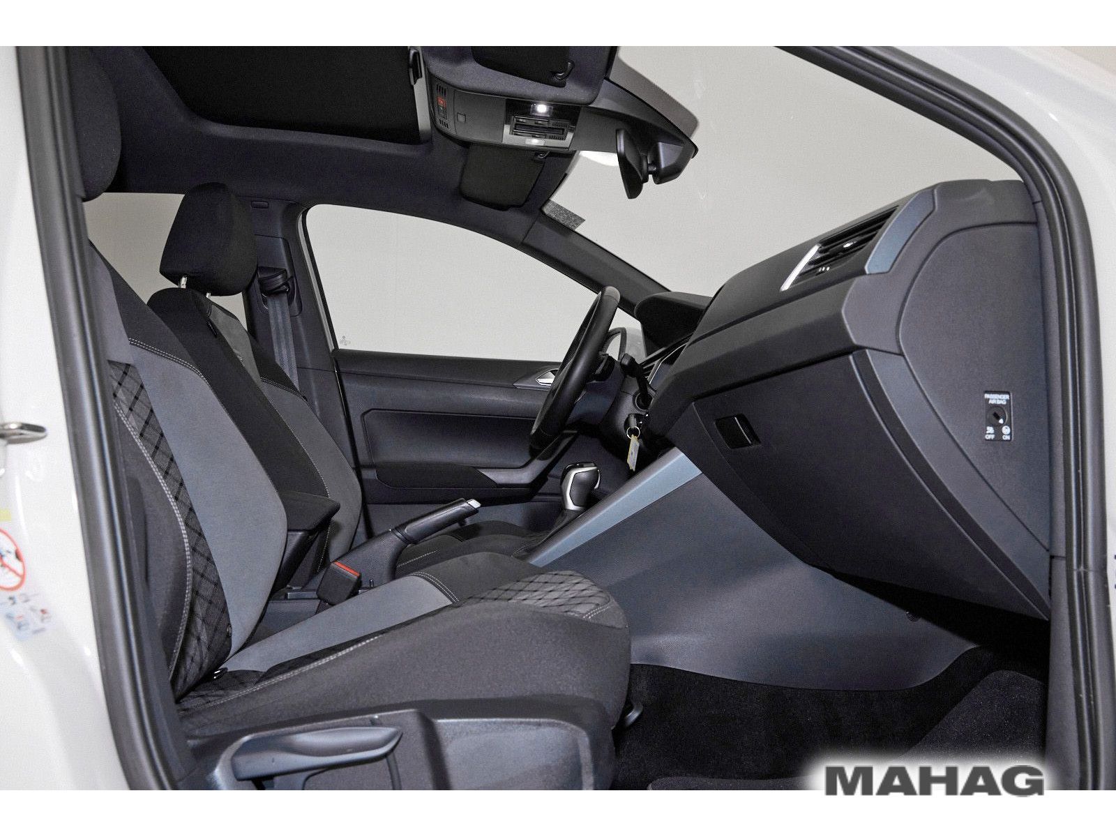 Volkswagen Taigo 1.5 TSI R-Line - Samsaru's Car Outlet