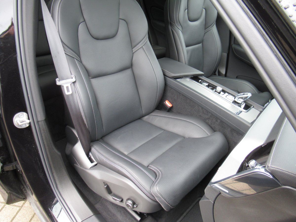 Volvo XC60 T6 AWD Plug-in Hybrid Black Edition Ultra