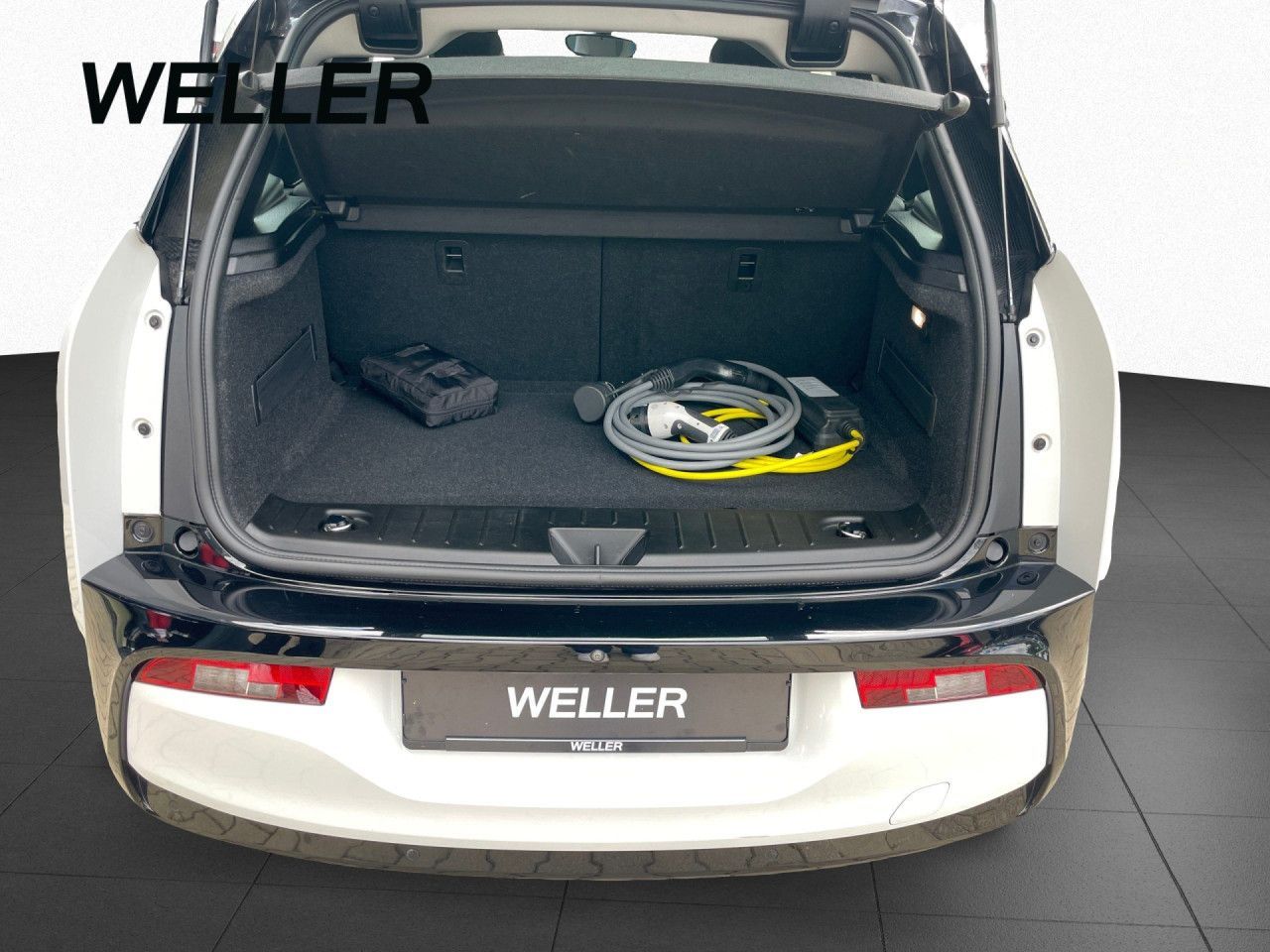 BMW i3 - Samsaru's Car Outlet