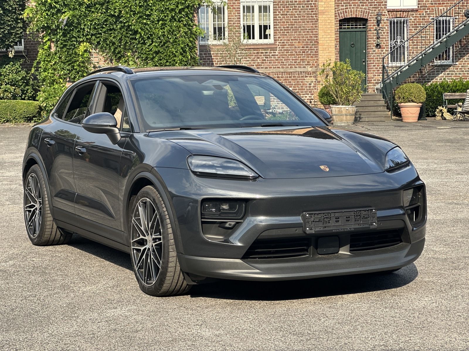 Porsche Macan 4 INNODRIVE - Samsaru's Car Outlet