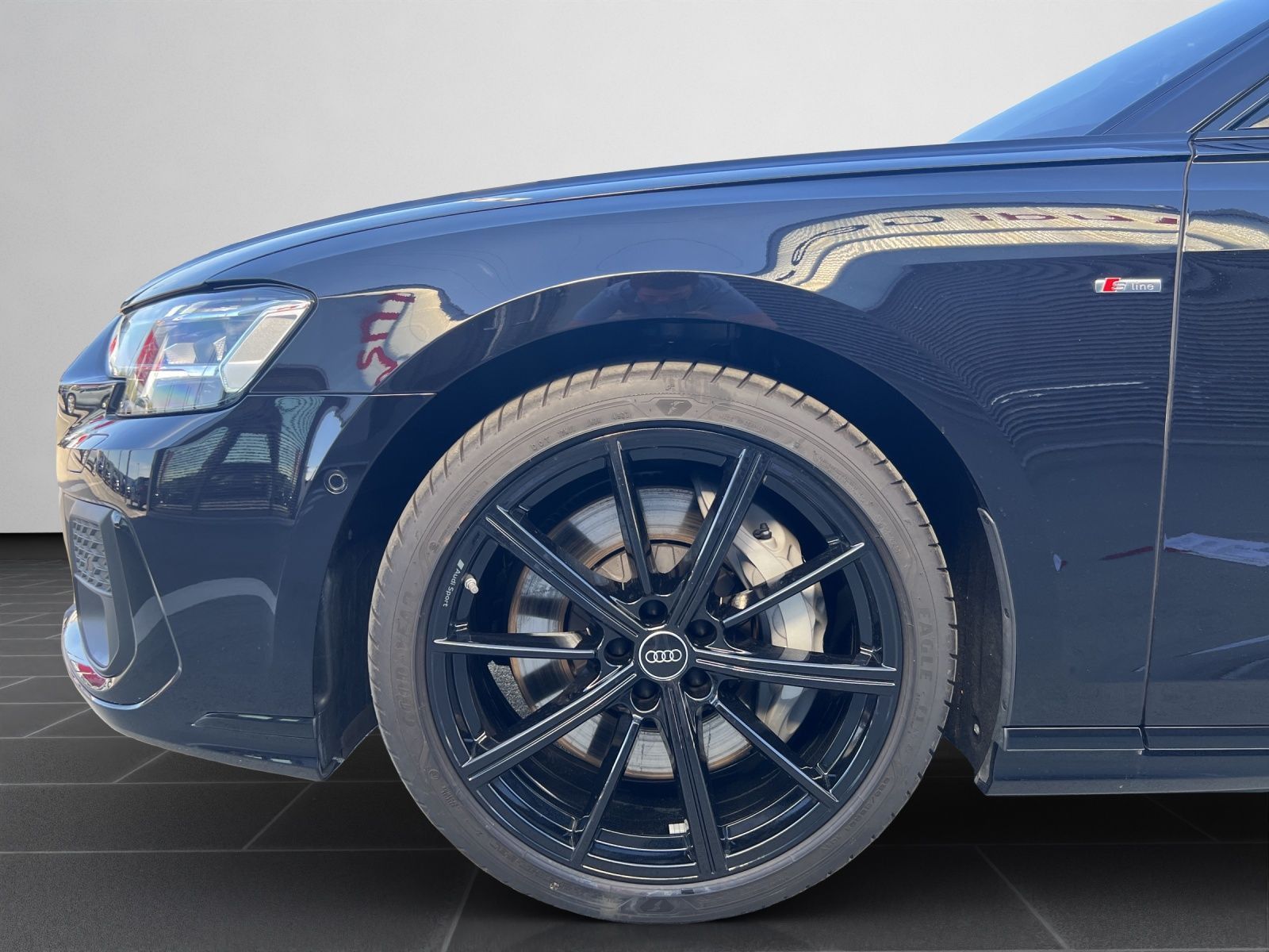 Audi A8 L 60 TFSIe quattro S LINE - Samsaru's Car Outlet