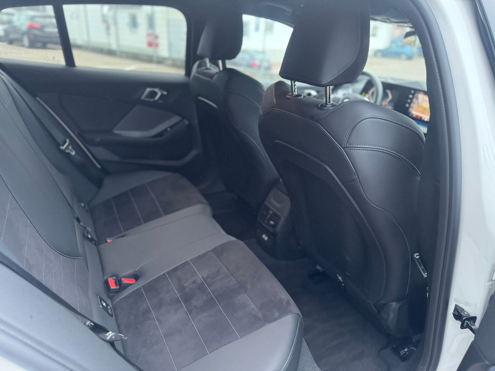 BMW 120i | M-PAKET | AUT | LED | HEAD-UP | DRIVING +