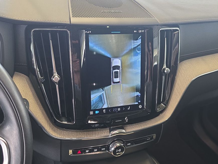 Volvo XC60 T8 AWD Recharge Inscription - Samsaru's Car Outlet