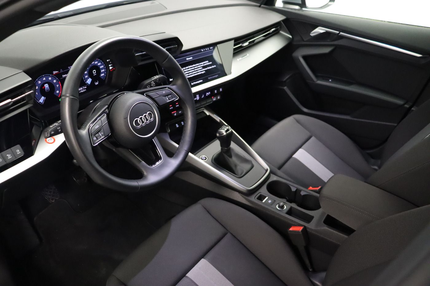 Audi A3 Sportback 30 TFSI advanced - Samsaru's Car Outlet