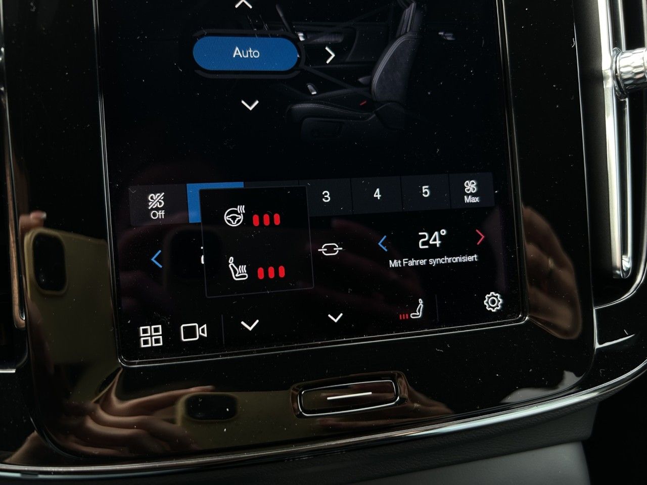 Volvo XC40 B4 Core/Navi/LED/AHK/Standhz/Kam/BLIS/el.HK