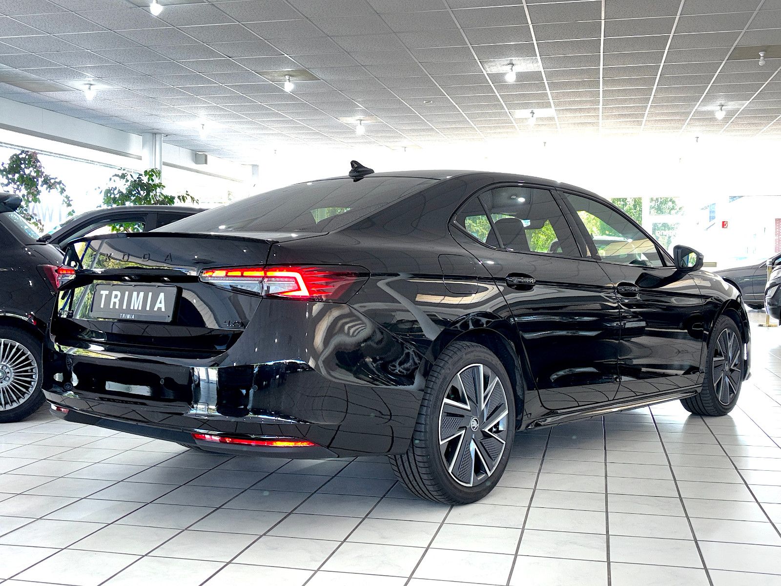 Skoda Superb 2.0 TDI  Lim.  4x4 Sportline