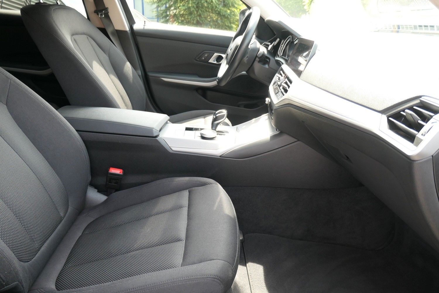 BMW 318 i Touring - Samsaru's Car Outlet