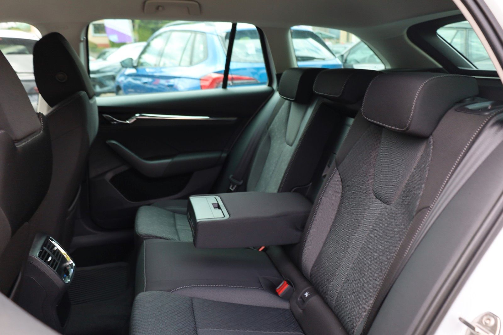 Skoda Octavia Combi Style - Samsaru's Car Outlet