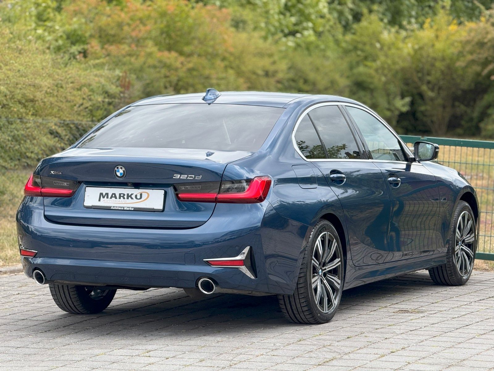 BMW 320d Limousine Luxury Line xDrive - Samsaru's Car Outlet