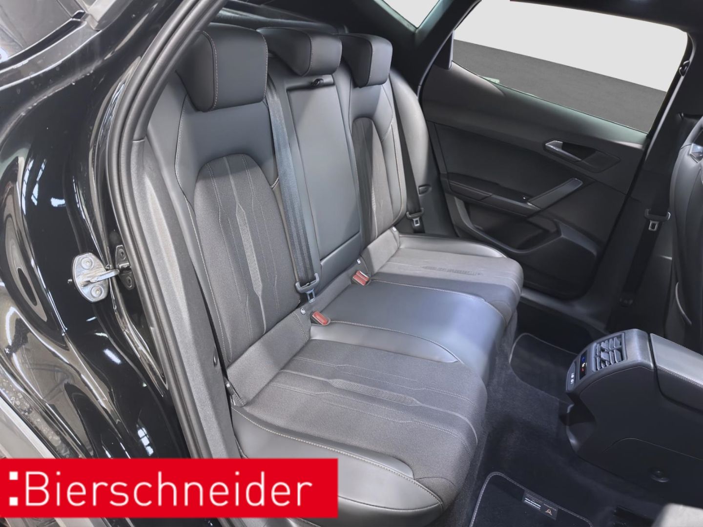 Cupra Formentor 1.4 TSI DSG e-Hybrid VZ AHK PANO REAR