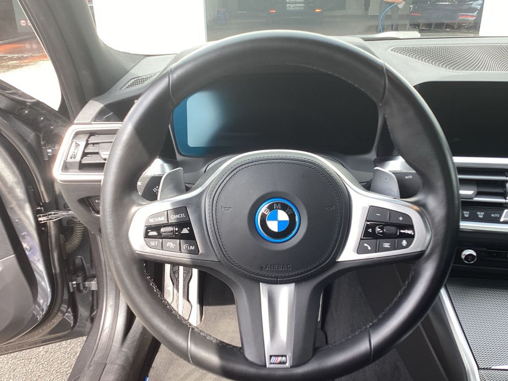 BMW 330e Aut. M Sport - Samsaru's Car Outlet