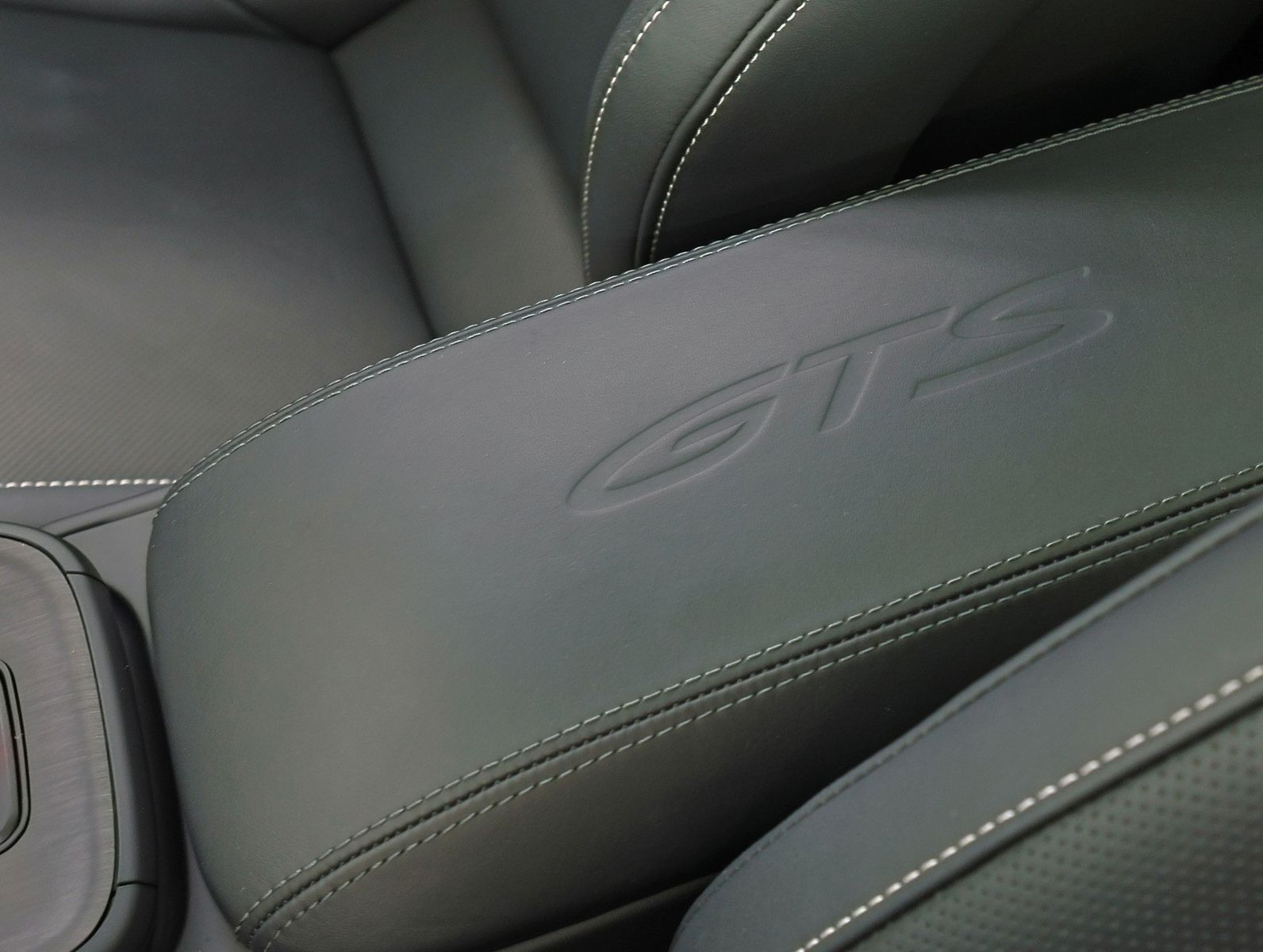 Porsche 911 Carrera 4 GTS T-Hybrid