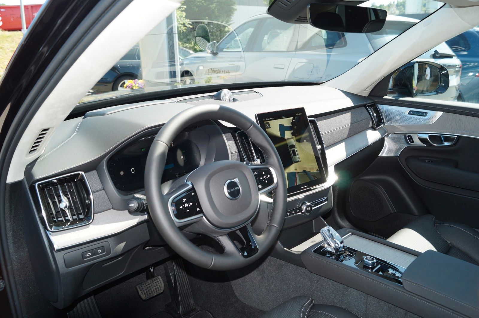 Volvo XC90 T8 AWD PlugIn Hybrid Ultra Dark 7-Sitze Aut