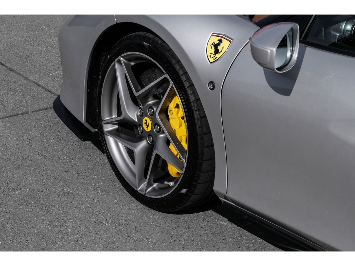 Ferrari F8 Tributo - Samsaru's Car Outlet