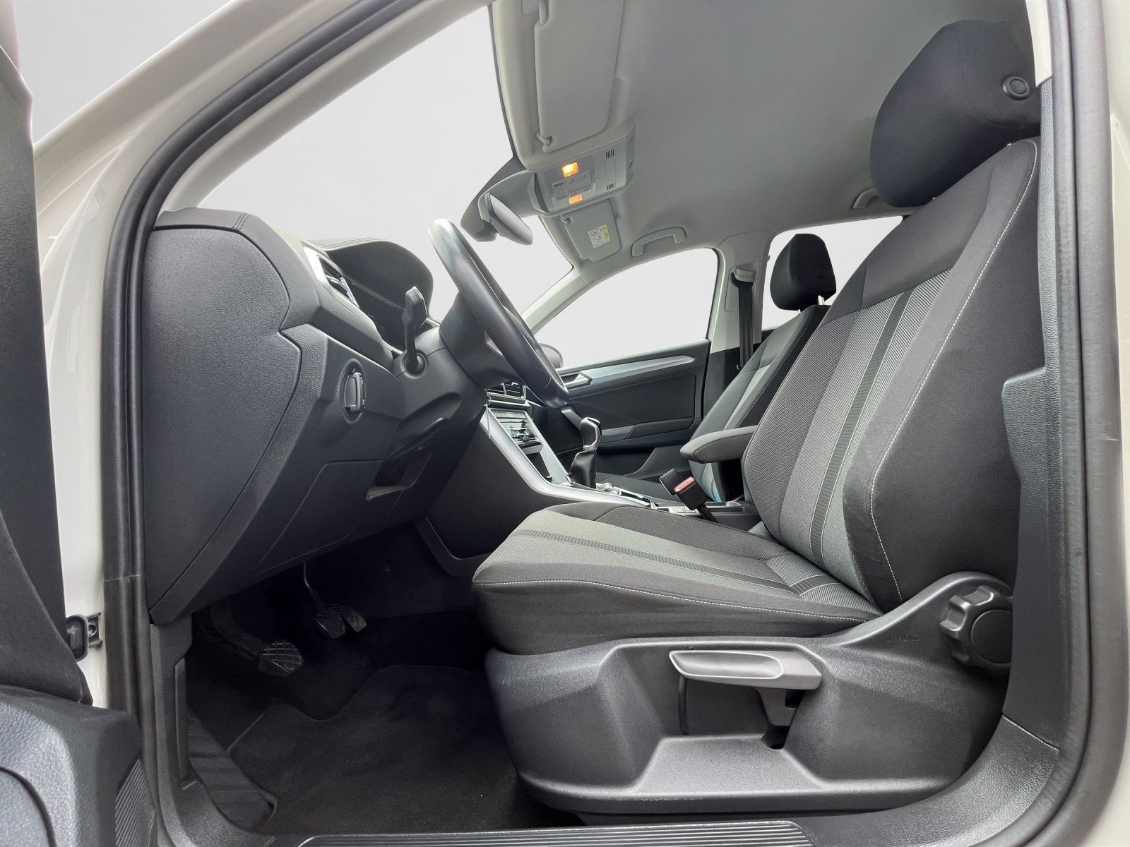Volkswagen T-ROC Life 2.0 TDI - Samsaru's Car Outlet