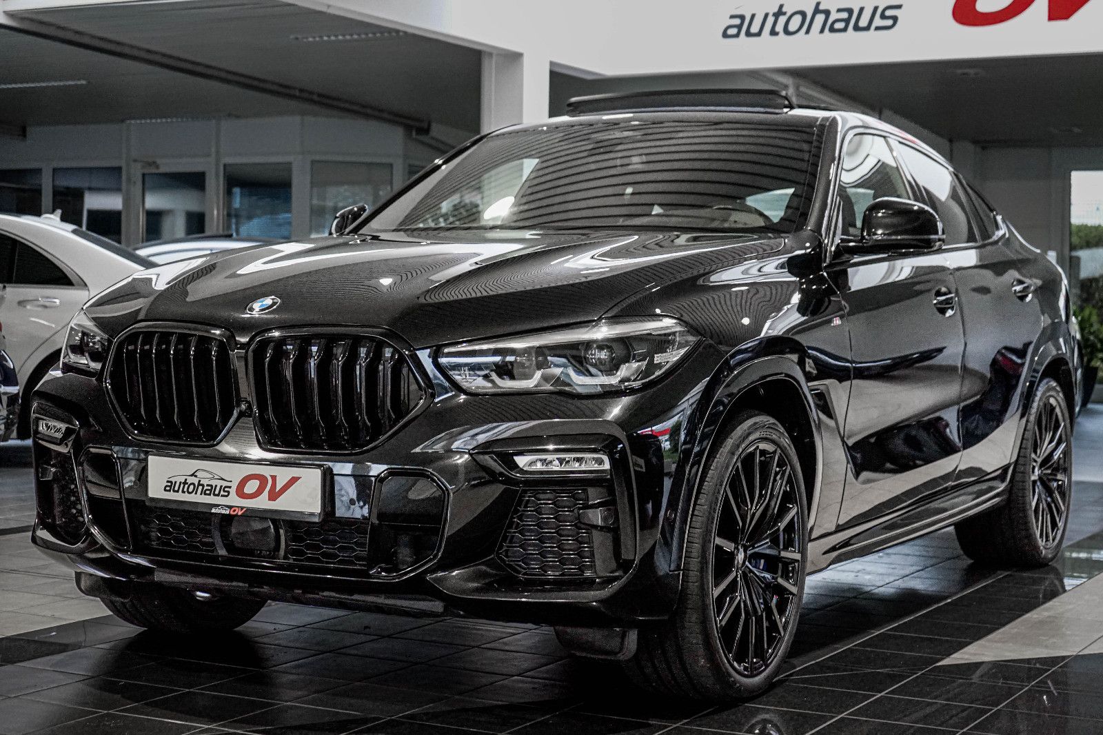 BMW X6 40xd M Sport*3xTV*Carbon*Massage*ACC*PanoSKY*