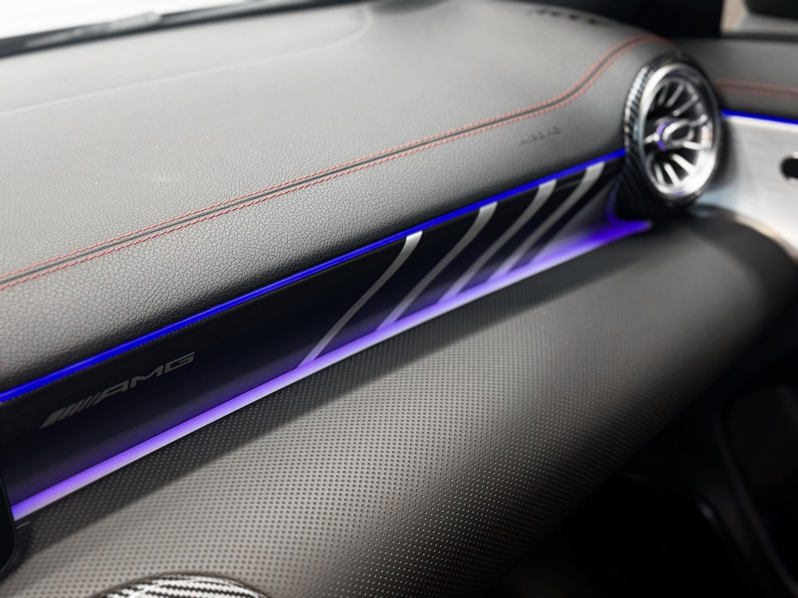 Mercedes-Benz CLA 35 AMG 4M - Samsaru's Car Outlet